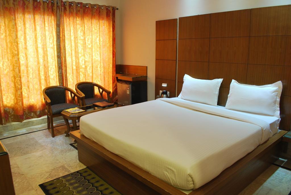 Hotel Basera Brij Bhoomi Vrindāvan Zimmer foto