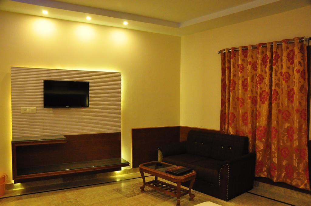 Hotel Basera Brij Bhoomi Vrindāvan Zimmer foto
